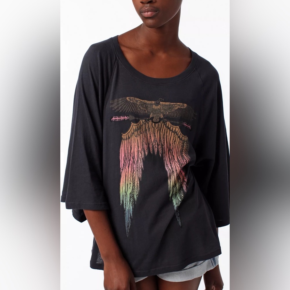 Wild fox light feather raglan tee size M